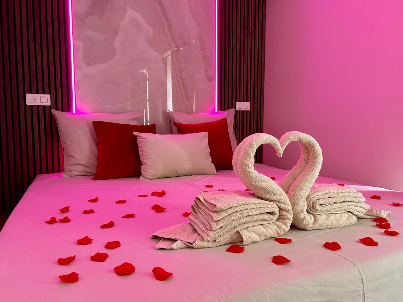 Intimate Escape - Seaside - Spa Bath - Wifi - Ac 니스 외부 사진