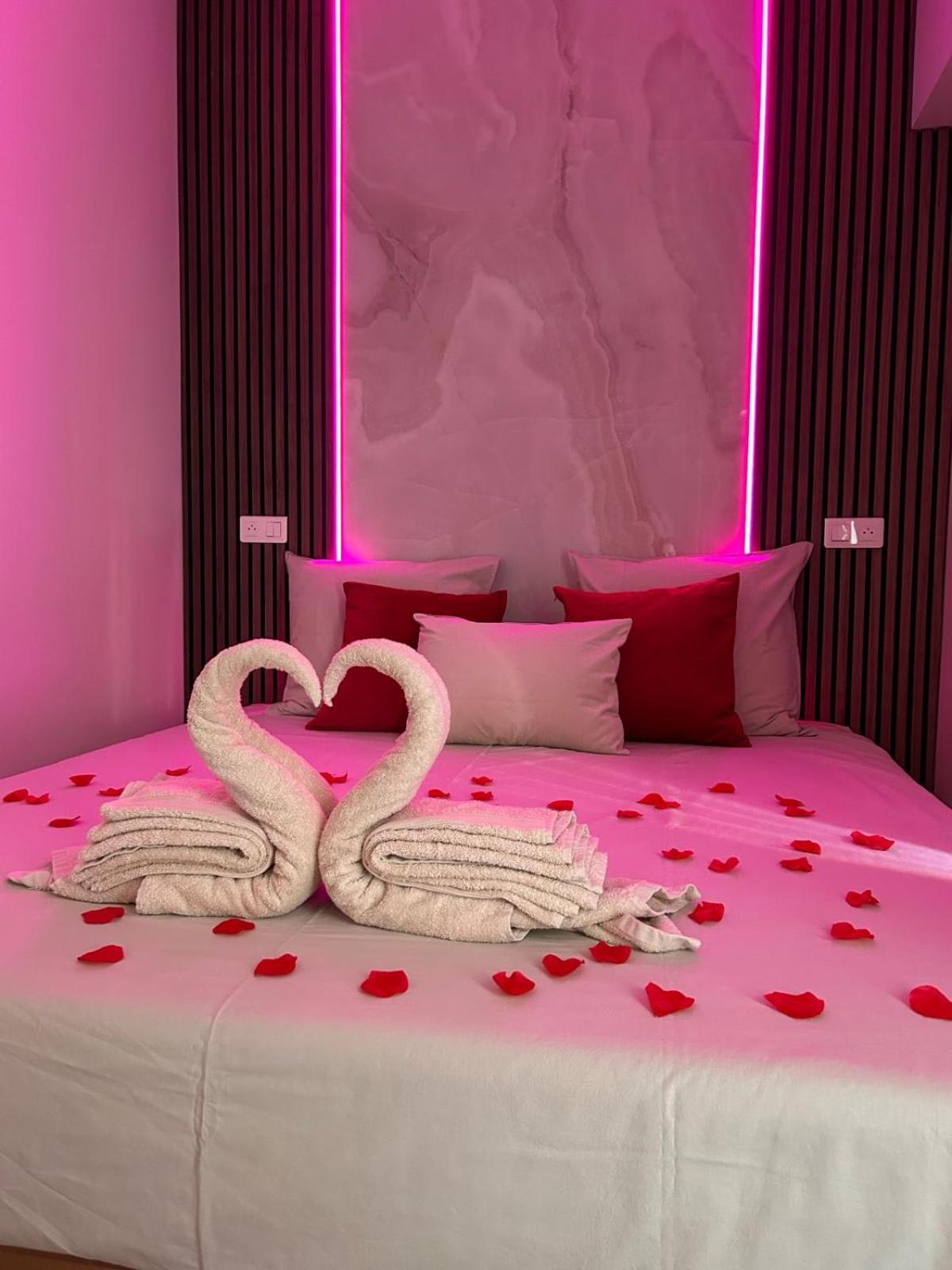 Intimate Escape - Seaside - Spa Bath - Wifi - Ac 니스 외부 사진