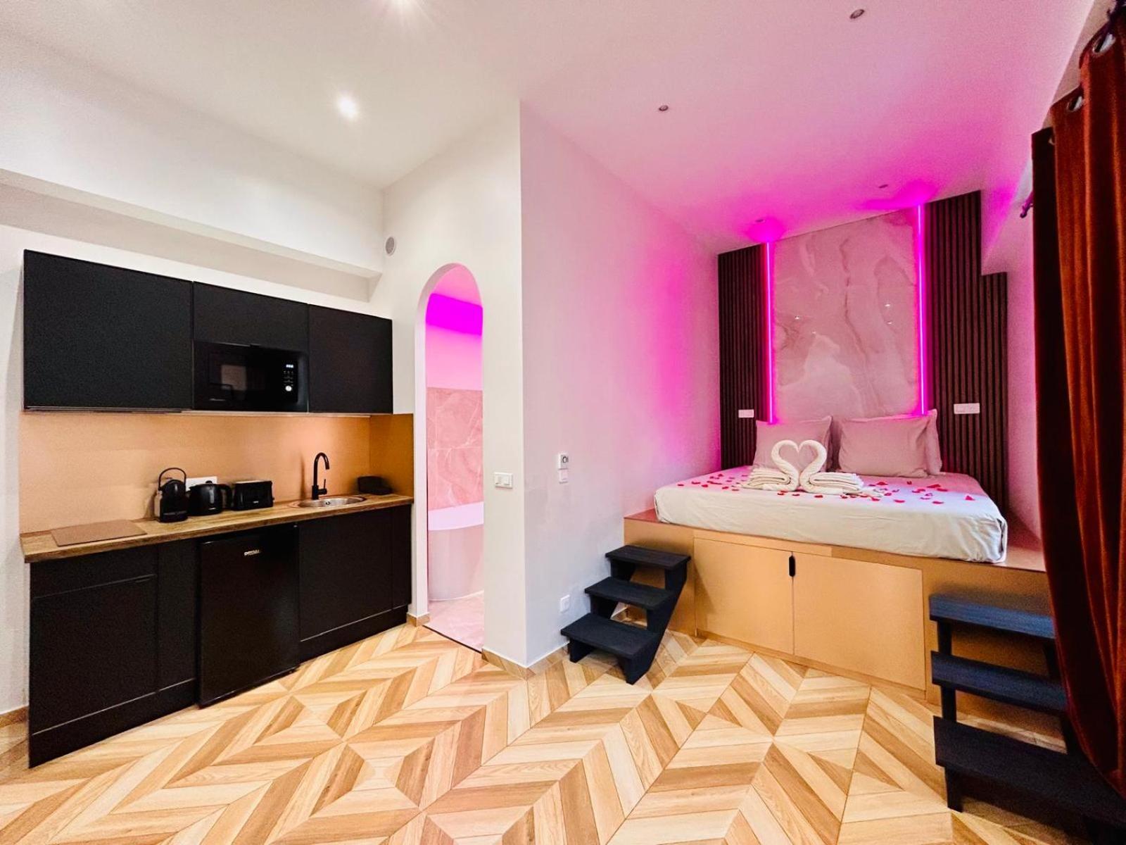 Intimate Escape - Seaside - Spa Bath - Wifi - Ac 니스 외부 사진